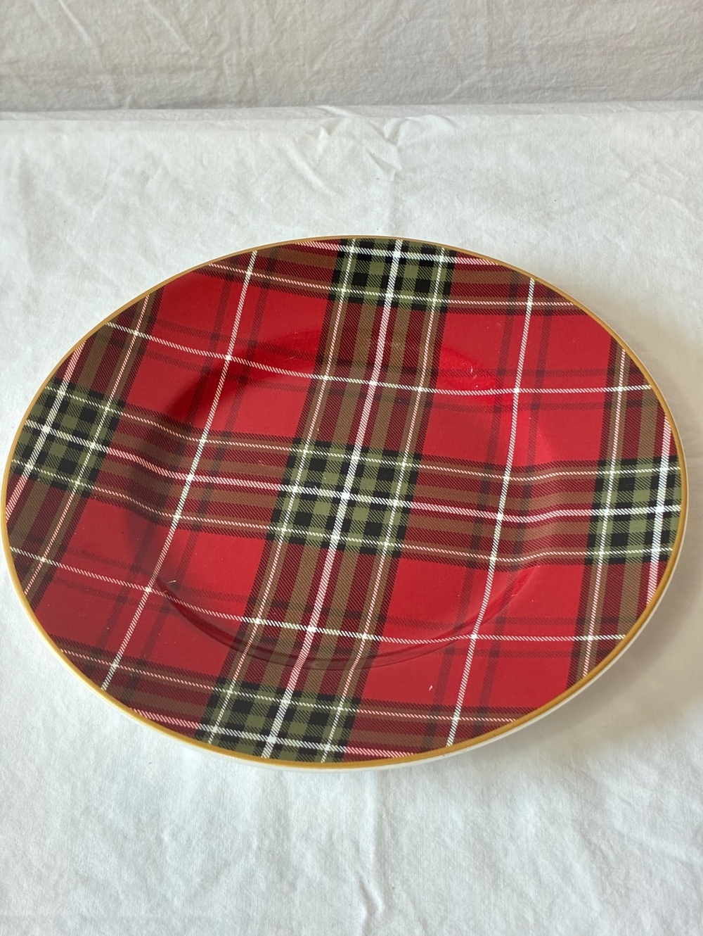 222 Fifth Wexford Red Porcelain 8.5" Plate Plaid Pattern